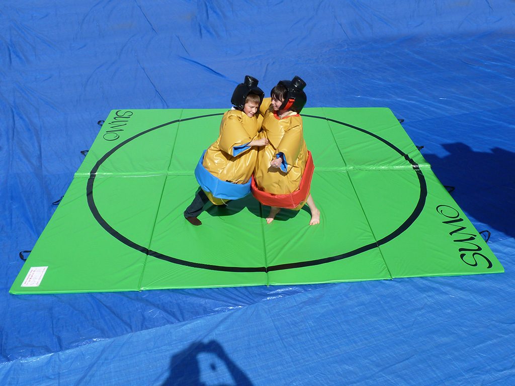 Acheter un animation gonflable sumos sur un tapis pour location de